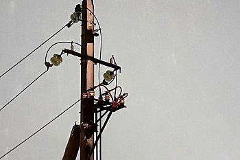 Энергетики «Россети Мобильные ГТЭС» отремонтировали питающую верхнюю часть Курильска линию электропередачи